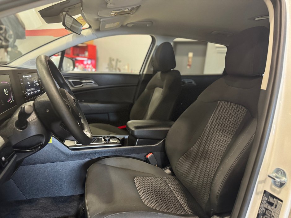 2025 Kia Sportage LX AWD-24