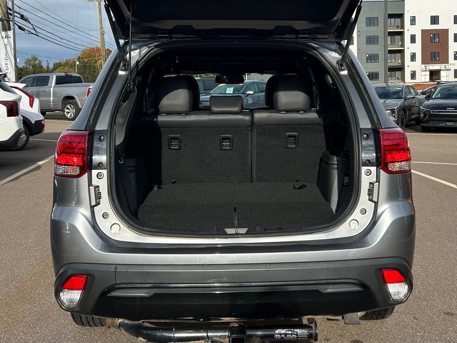 2020 Mitsubishi Outlander Limited Edition AWD-8