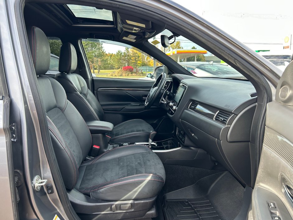 2020 Mitsubishi Outlander Limited Edition AWD-9