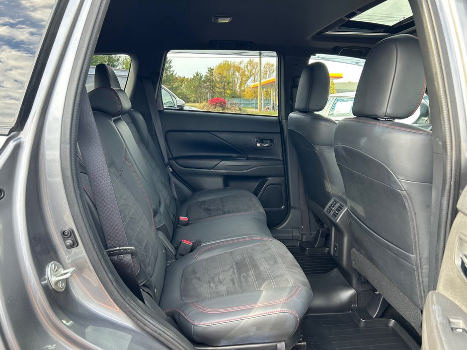 2020 Mitsubishi Outlander Limited Edition AWD-11