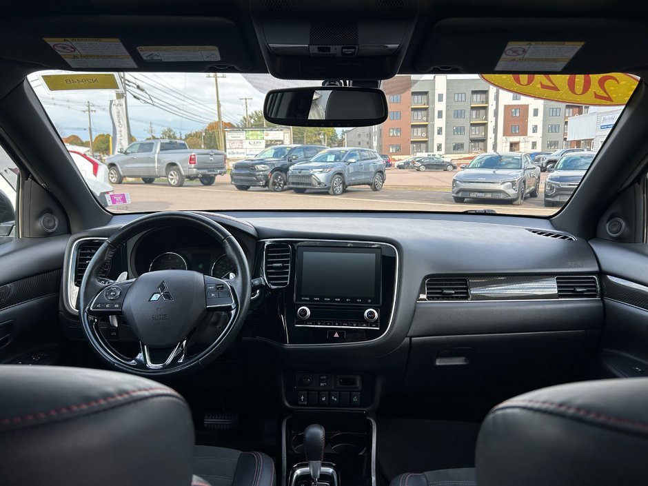 2020 Mitsubishi Outlander Limited Edition AWD-17