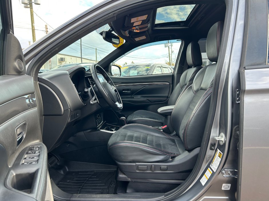 2020 Mitsubishi Outlander Limited Edition AWD-14