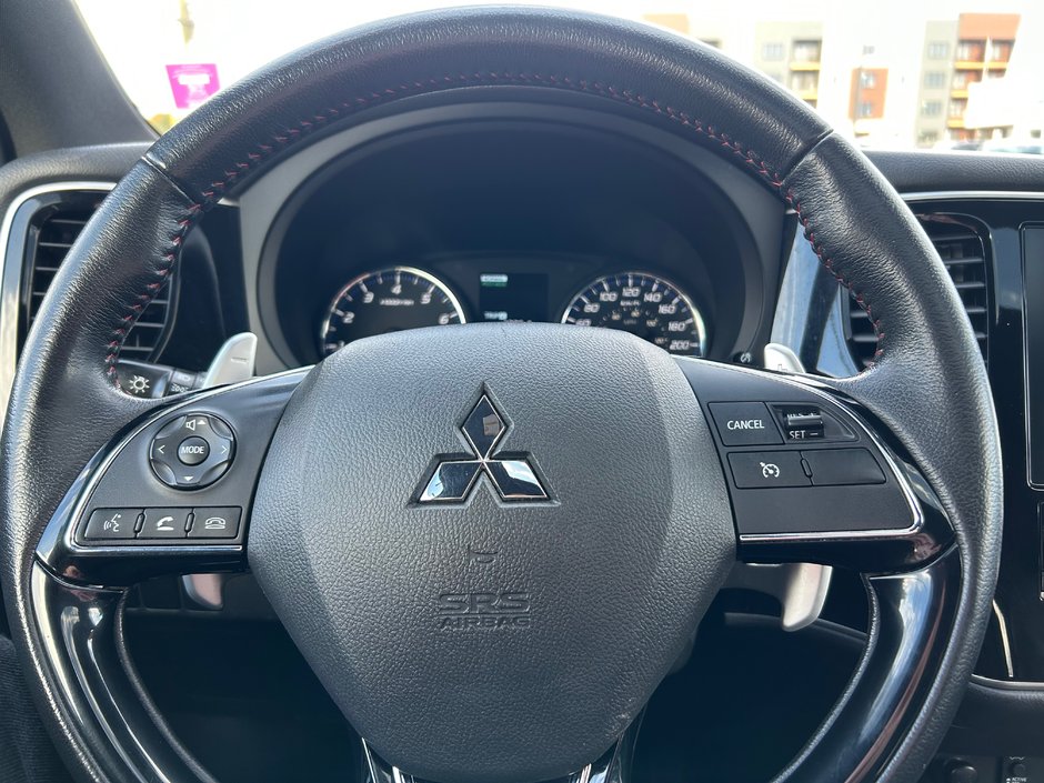 2020 Mitsubishi Outlander Limited Edition AWD-22