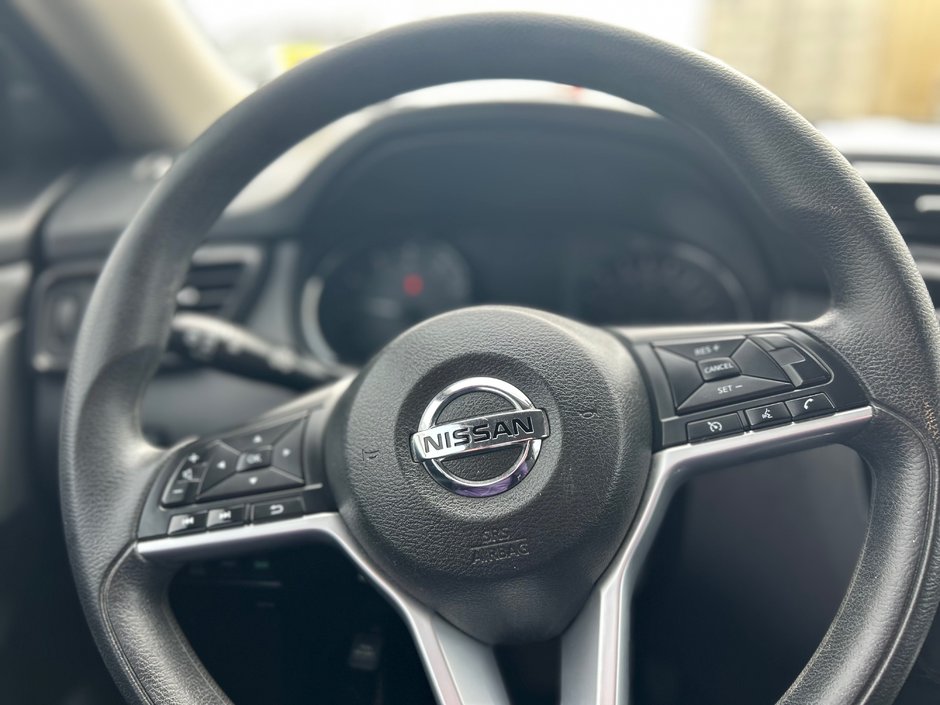 2018 Nissan ROGUE S-23