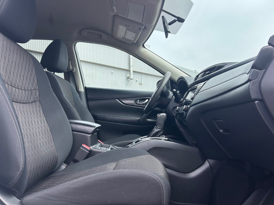 2018 Nissan ROGUE S-14