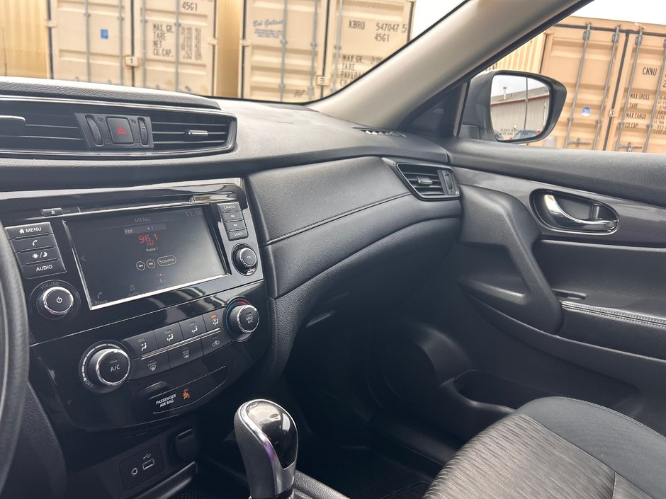 2018 Nissan ROGUE S-26