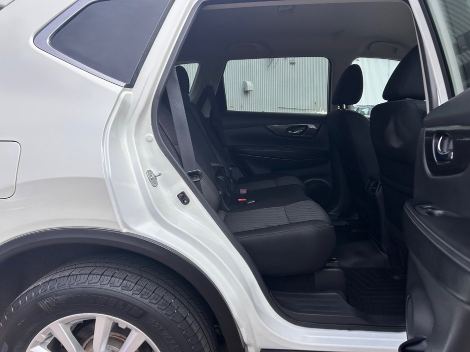 2018 Nissan ROGUE S-15