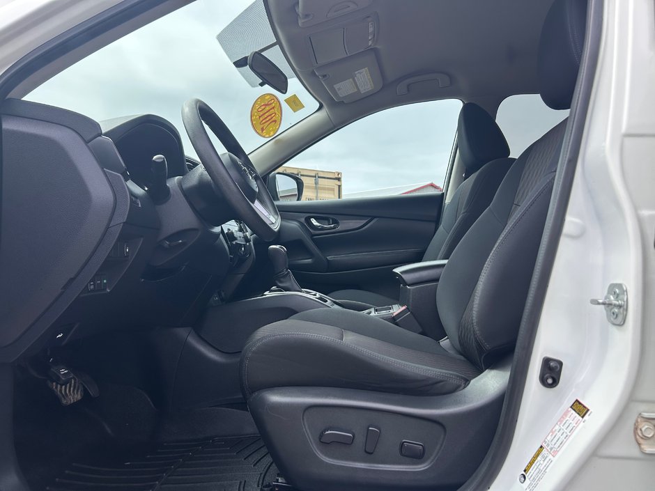 2018 Nissan ROGUE S-19