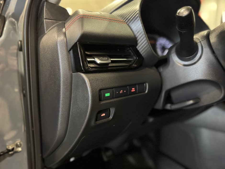 2024 Nissan SENTRA SR-18