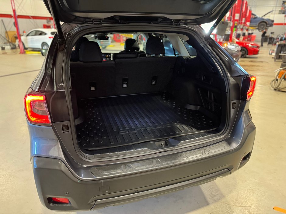 2025 Subaru Outback Onyx AWD-12