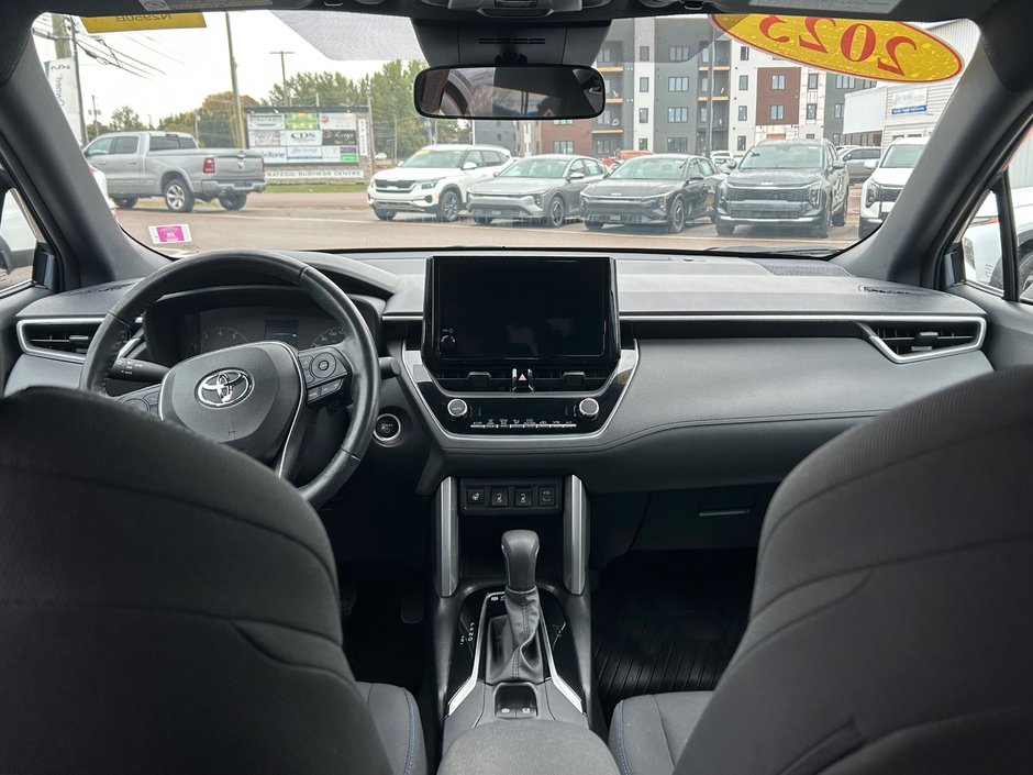 2023 Toyota Corolla Cross Hybrid SE AWD-15