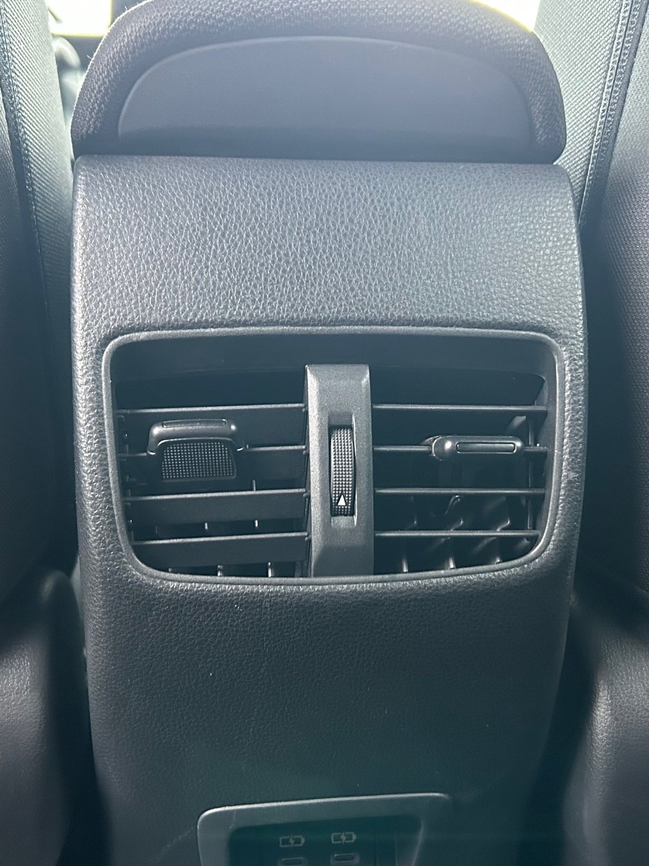 2023 Toyota Corolla Cross Hybrid SE AWD-17