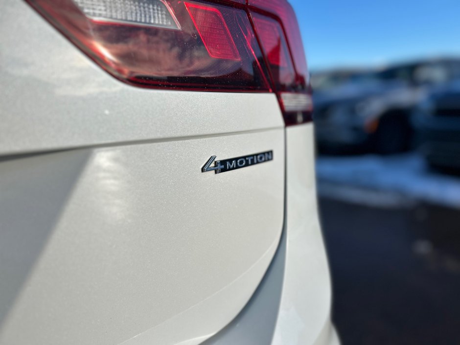 2022 Volkswagen TIGUAN COMFORTLINE R-LINE BLACK EDITION-16