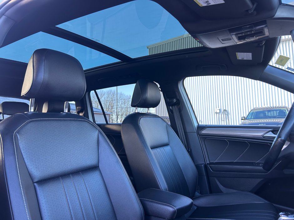 2022 Volkswagen TIGUAN COMFORTLINE R-LINE BLACK EDITION-11