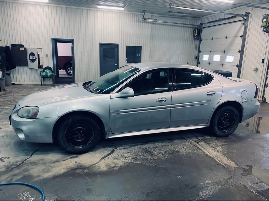 2005 Pontiac Grand Prix PAS CHER, TEL QUEL V6 3.8L in Granby, Quebec