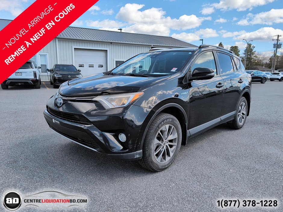 2017 Toyota RAV4 Hybrid XLE AWD TOIT OUVRANT in Granby, Quebec