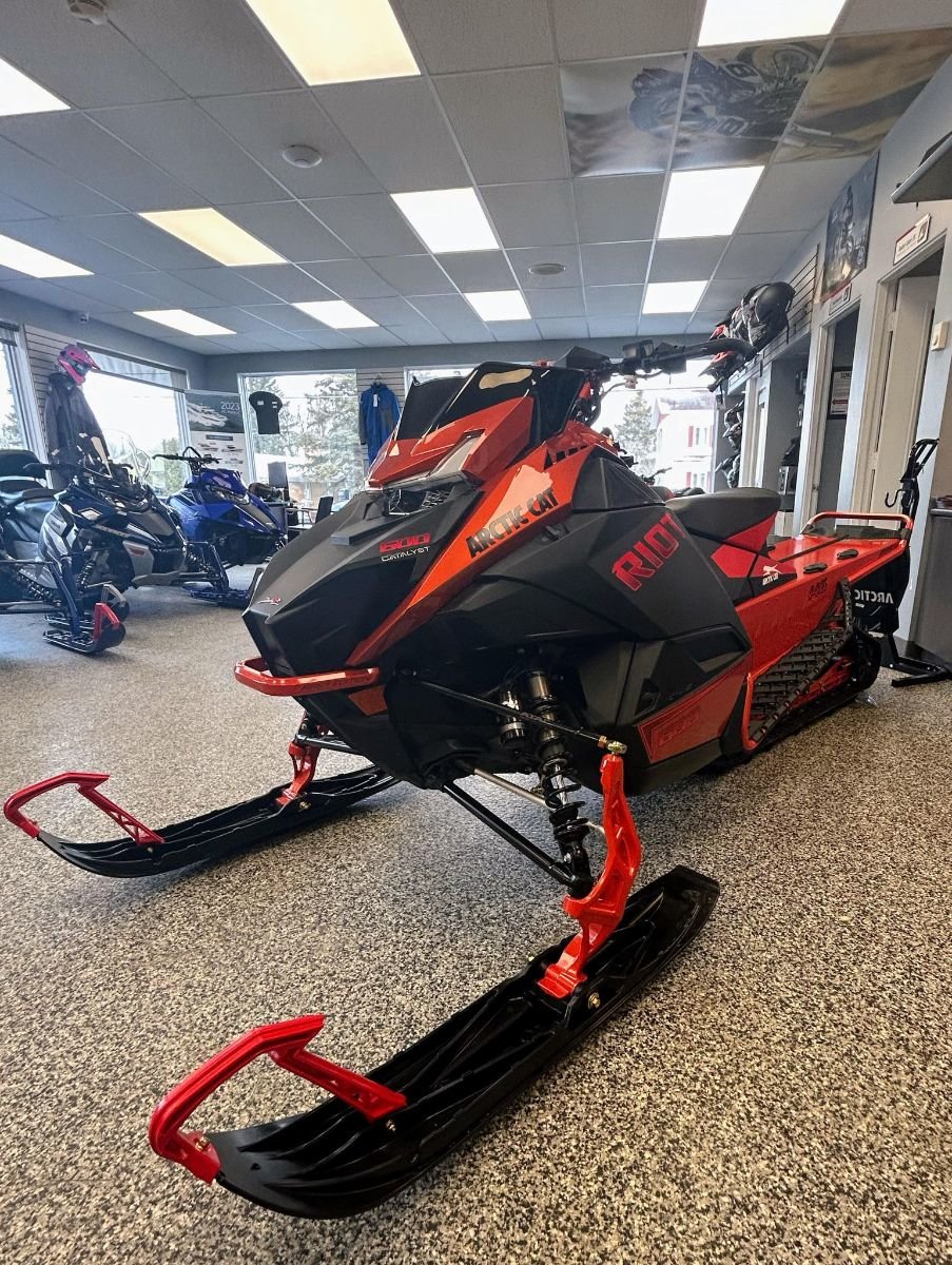 Arctic Cat CATALYST RIOT 6000 ATAC NEUF JAMAIS UTILISER, AUCUN FRAIS, AUBAINE 2024