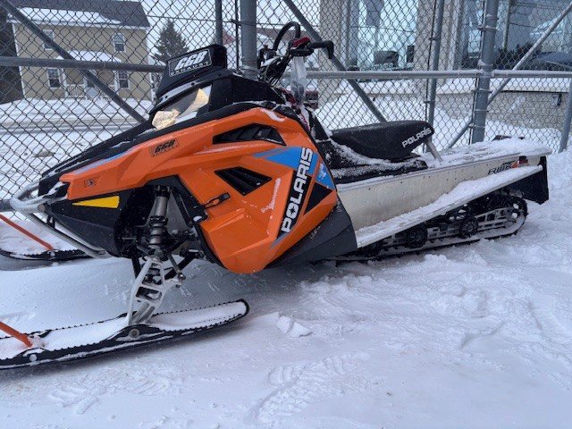 Polaris 550 RMK EVO 144 MODELE SURBAISSER POUR JEUNE AVEC LIMITEUR MOTEUR 2022