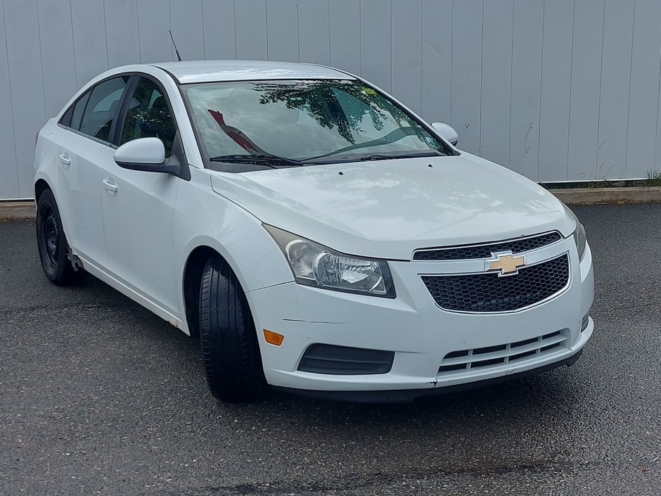 2013 Chevrolet Cruze in Antigonish, Nova Scotia - 1 - w320h240px