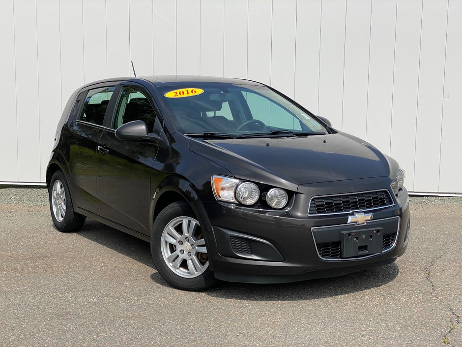 Chevrolet Sonic LT | Cam | USB | HtdSeats | Cruise | TPMS 2016 à Saint John, Nouveau-Brunswick