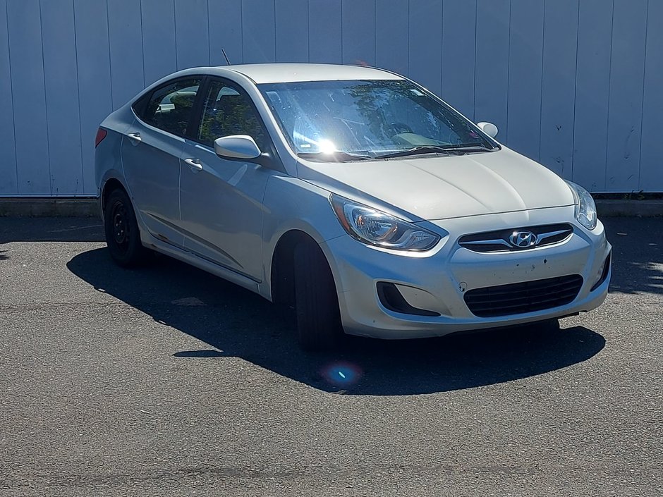 2013 Hyundai Accent in Antigonish, Nova Scotia - 1 - w320h240px