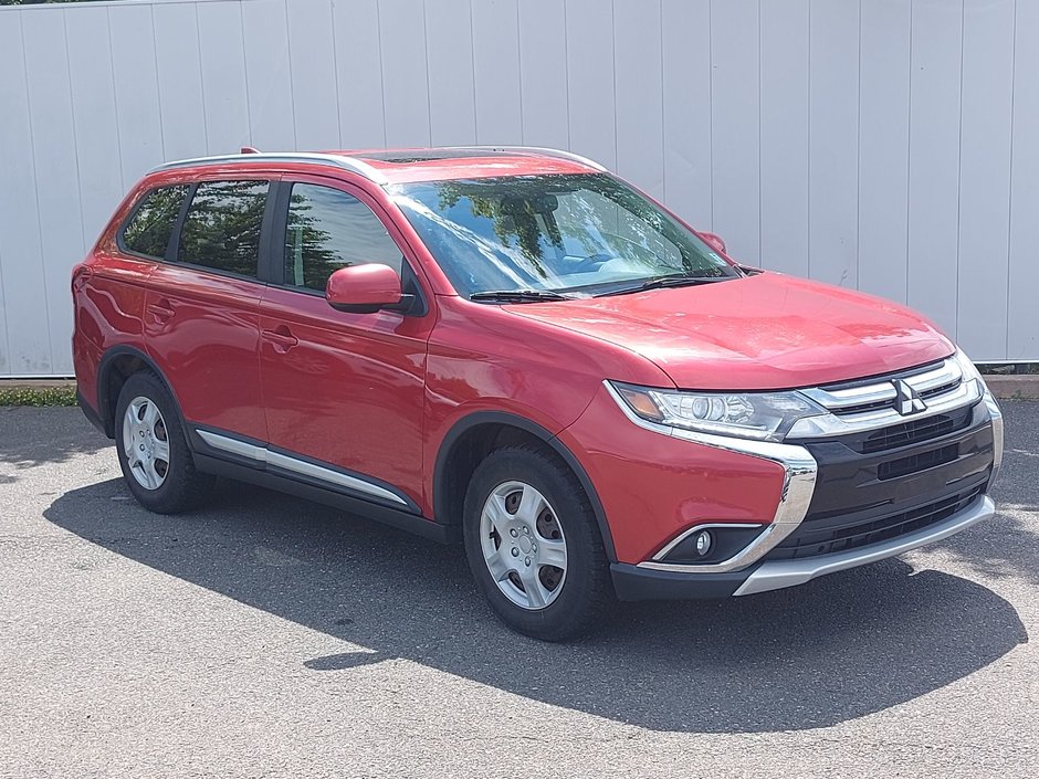 2017 Mitsubishi OUTLANDER ES | Backup Cam | Keyless Entry | USB