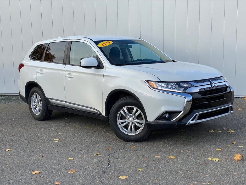 2020  Outlander ES | Cam | 7-Pass | HtdSeats | Warranty to 2029 in Saint John, New Brunswick