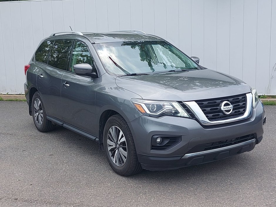 2018 Nissan Pathfinder SV | Nav | Cam | USB | HtdWheel | 3rd Row