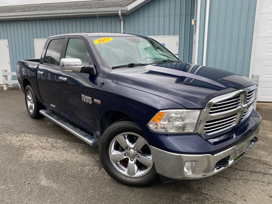 Ron MacGillivray Chev Buick GMC 2017 Ram 1500 SLT Hemi