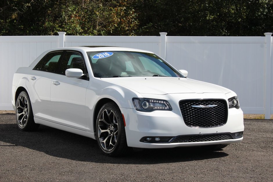 2016 Chrysler 300 in Antigonish, Nova Scotia - 1 - w320h240px