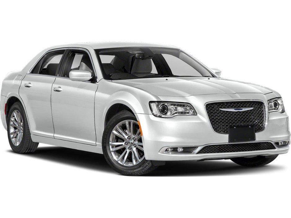 2022 Chrysler 300 300S | Lthr | Htd Seats | Roof | Keyless | Nav