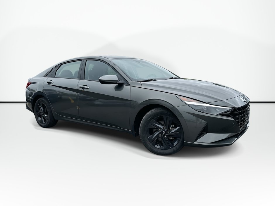 2023 Hyundai Elantra Preferred Tech | Roof | Cam | Warranty to 2028