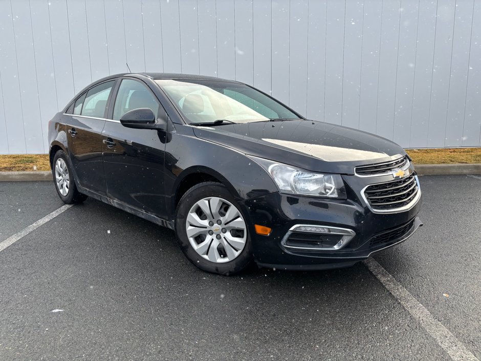 Chevrolet Cruze 1LT | SunRoof | Cam | USB | Bluetooth | Keyless 2016 à Saint John, Nouveau-Brunswick