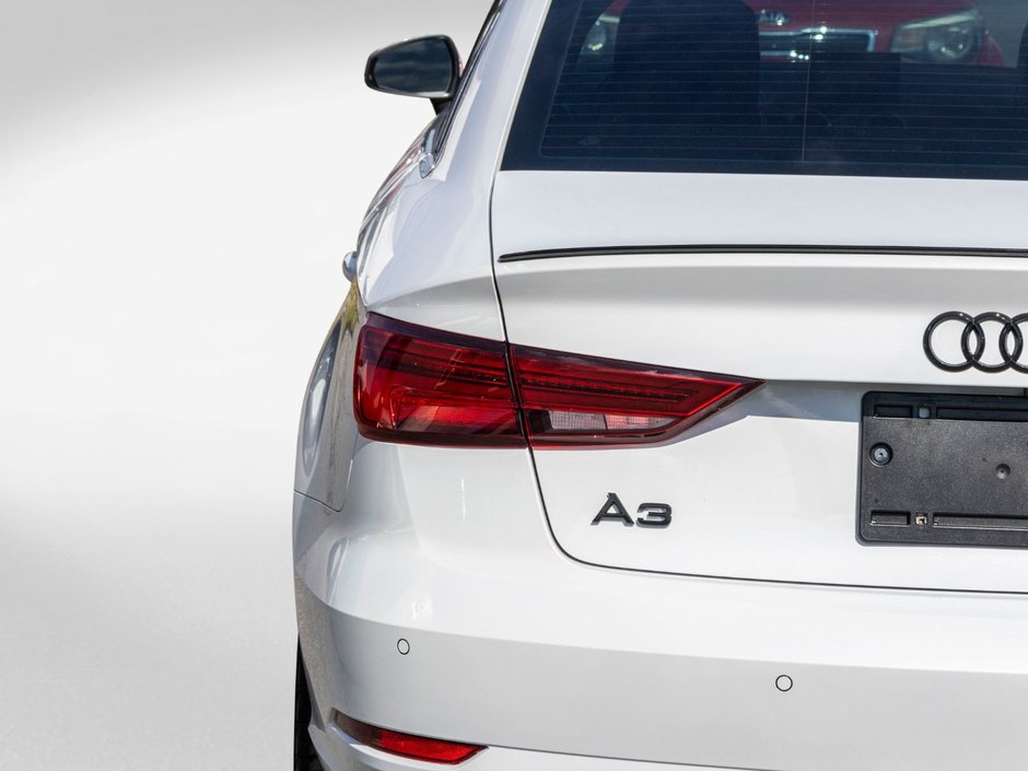 Audi A3 Sedan PROGRESSIV QUATTRO BLANC CUIR BRUN 2018 PAS DE RECLAMATION AU CARFAX
