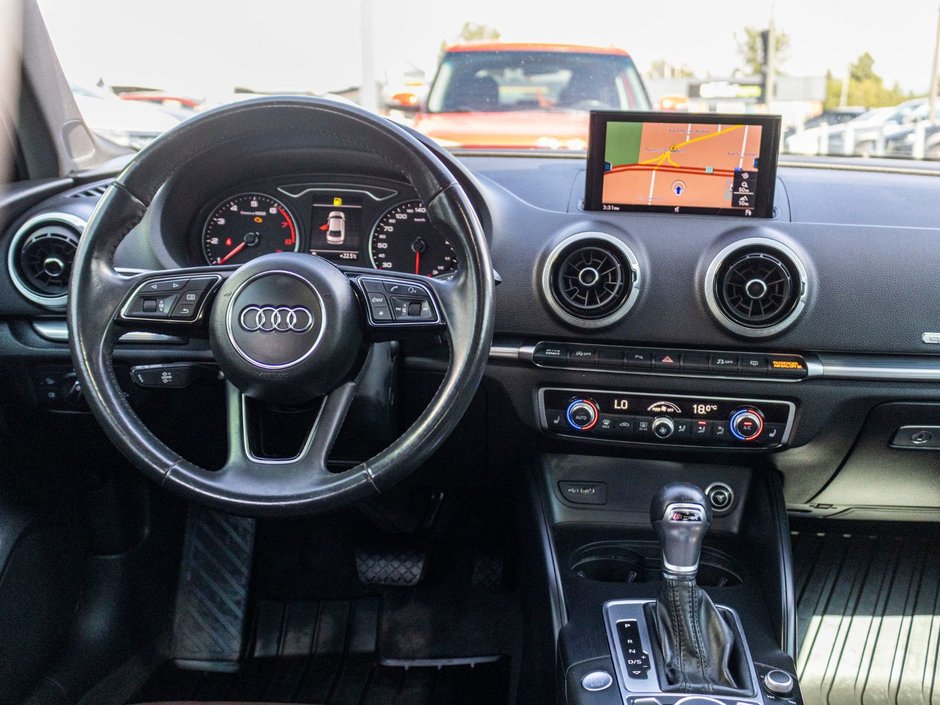 Audi A3 Sedan PROGRESSIV QUATTRO BLANC CUIR BRUN 2018 PAS DE RECLAMATION AU CARFAX