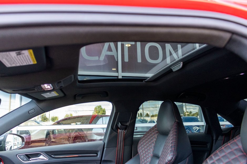 Audi RS 3 Sedan 2.5T AWD CUIR TOIT NAV RARE 2019 PAS DE RECLAMATION AU CARFAX