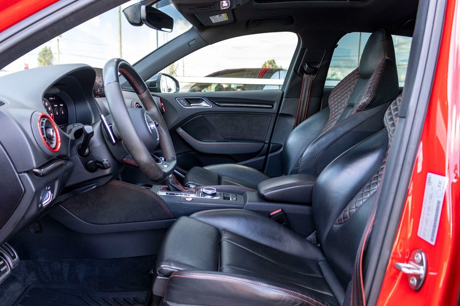Audi RS 3 Sedan 2.5T AWD CUIR TOIT NAV RARE 2019 PAS DE RECLAMATION AU CARFAX