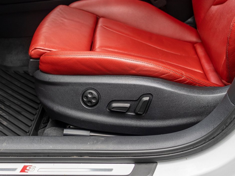 2018 Audi S3 Sedan TECHNIK QUATTRO BLANC INT ROUGE BAS KILO NO CARFAX CLAIM