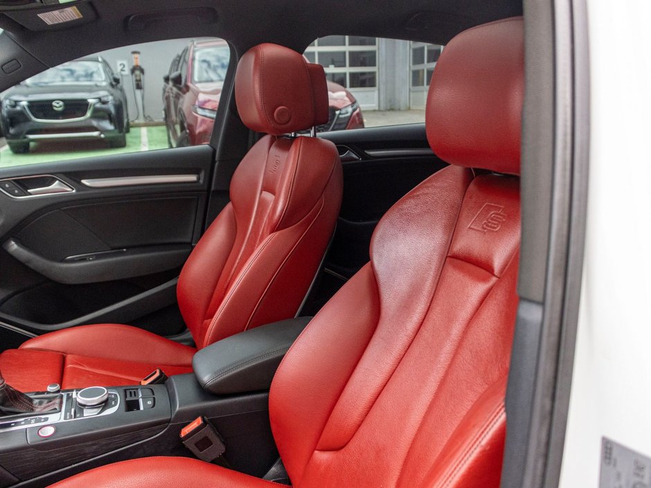 2018 Audi S3 Sedan TECHNIK QUATTRO BLANC INT ROUGE BAS KILO NO CARFAX CLAIM