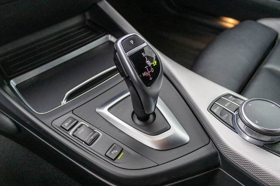 BMW 2 Series 230i xDrive MPACK ROUGE CUIR NAV 2021 BAS KILO PAS DE RECLAMATION AU CARFAX