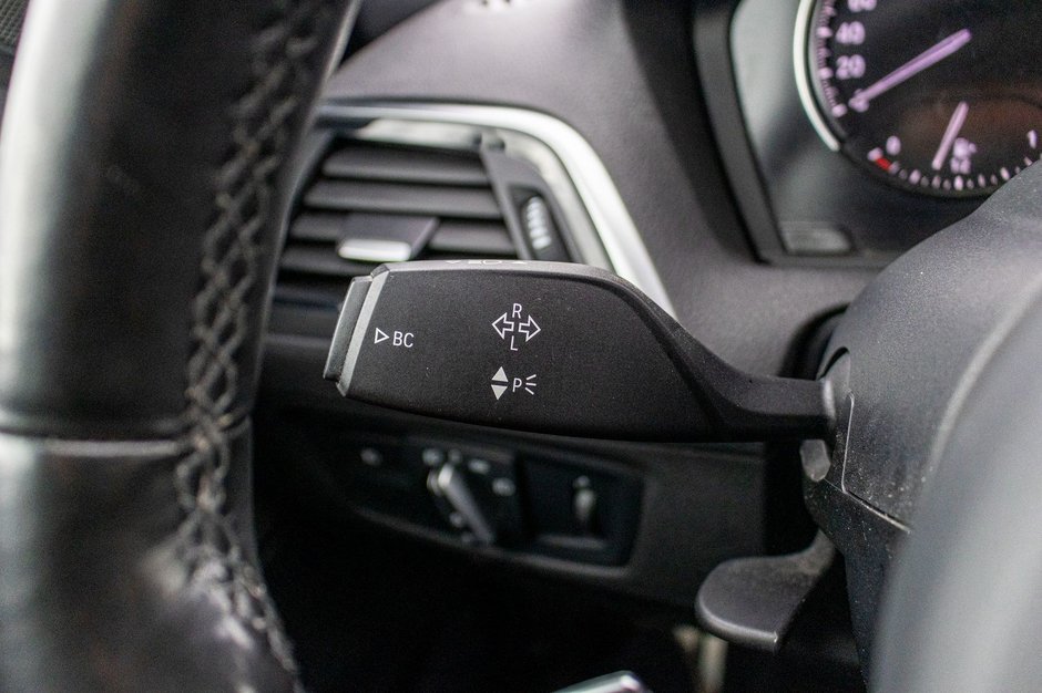 BMW 2 Series 230i xDrive MPACK ROUGE CUIR NAV 2021 BAS KILO PAS DE RECLAMATION AU CARFAX