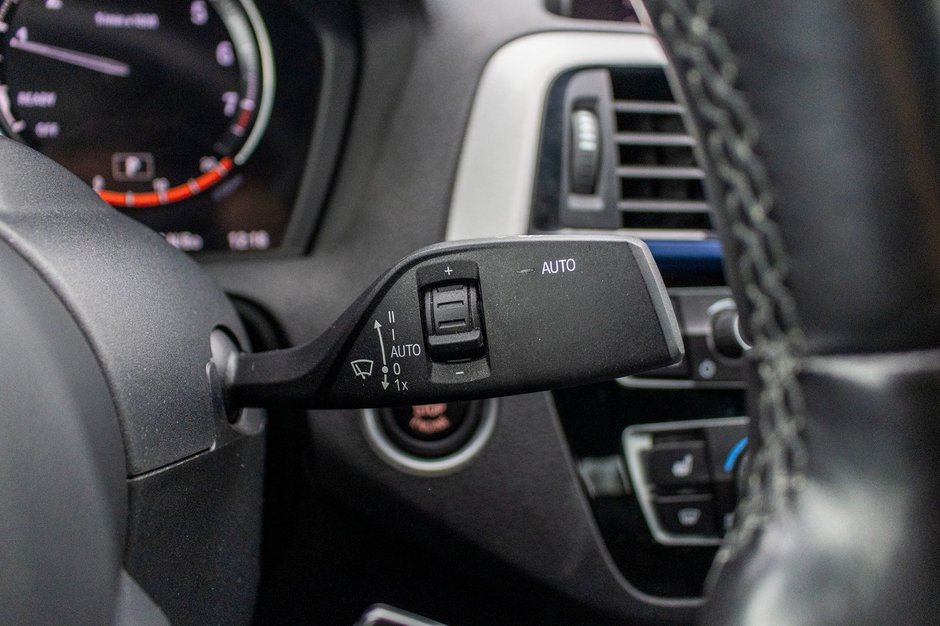 BMW 2 Series 230i xDrive MPACK ROUGE CUIR NAV 2021 BAS KILO PAS DE RECLAMATION AU CARFAX