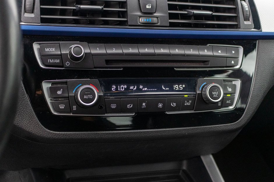 BMW 2 Series 230i xDrive MPACK ROUGE CUIR NAV 2021 BAS KILO PAS DE RECLAMATION AU CARFAX