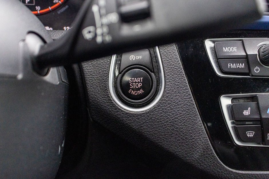 BMW 2 Series 230i xDrive MPACK ROUGE CUIR NAV 2021 BAS KILO PAS DE RECLAMATION AU CARFAX