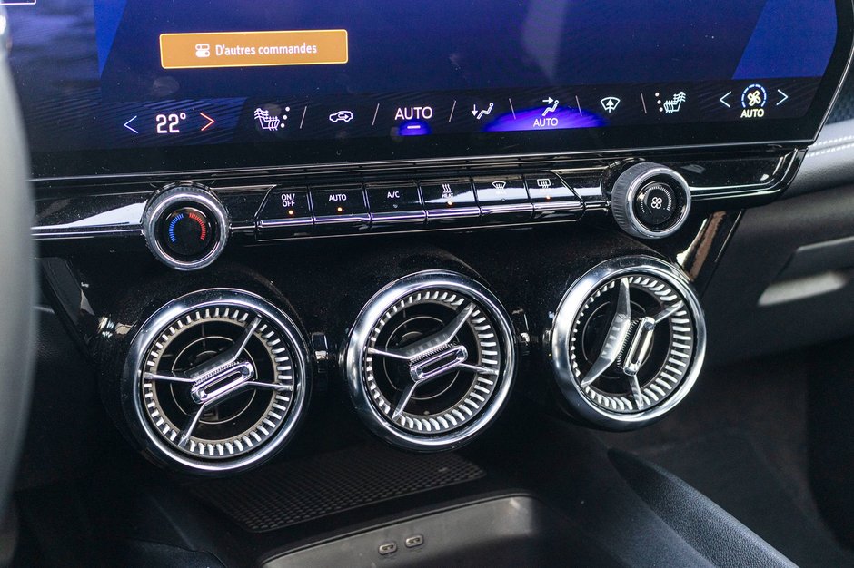 Chevrolet Blazer EV AWD LT CUIR TOIT NAV 11985KM 2025 1 PROPRIO COMME NEUF