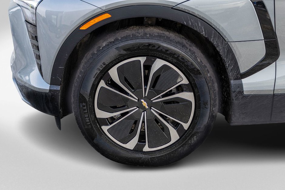 Chevrolet Blazer EV AWD LT CUIR TOIT NAV 11985KM 2025 1 PROPRIO COMME NEUF