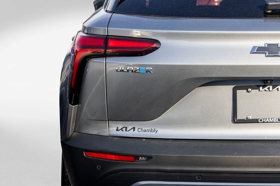 Chevrolet Blazer EV AWD LT CUIR TOIT NAV 11985KM 2025 1 PROPRIO COMME NEUF