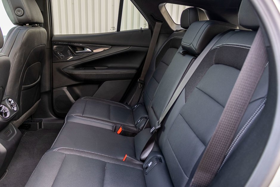 Chevrolet Blazer EV AWD LT CUIR TOIT NAV 11985KM 2025 1 PROPRIO COMME NEUF