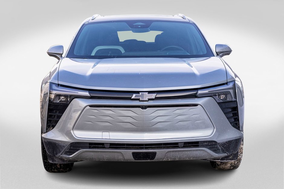 Chevrolet Blazer EV AWD LT CUIR TOIT NAV 11985KM 2025 1 PROPRIO COMME NEUF