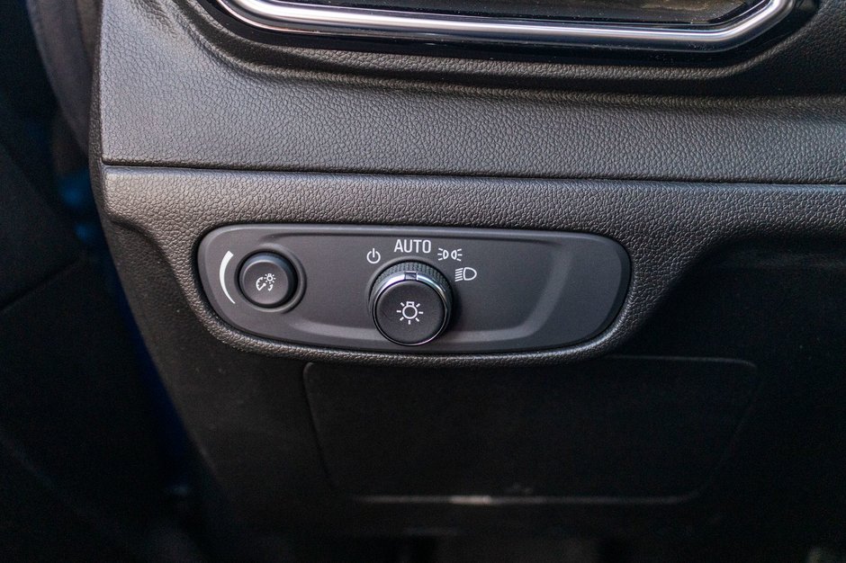 2022 Chevrolet BOLT EV 5D LT (1LT) 1LT BLEUE BAS KILO 1 OWNER NO CARFAX CLAIM